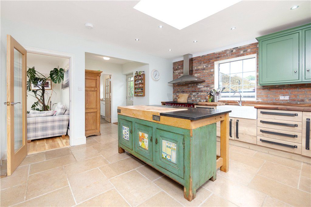 Property photo 2 of 34 Kitchen