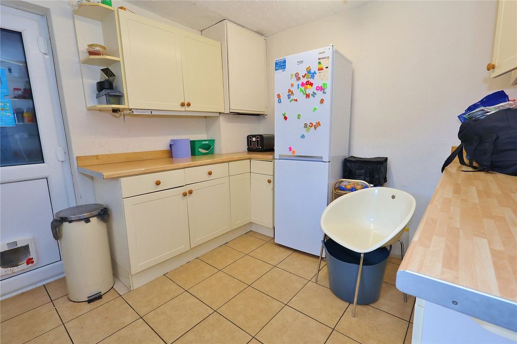 Property photo 3 of 8 Picture No. 17