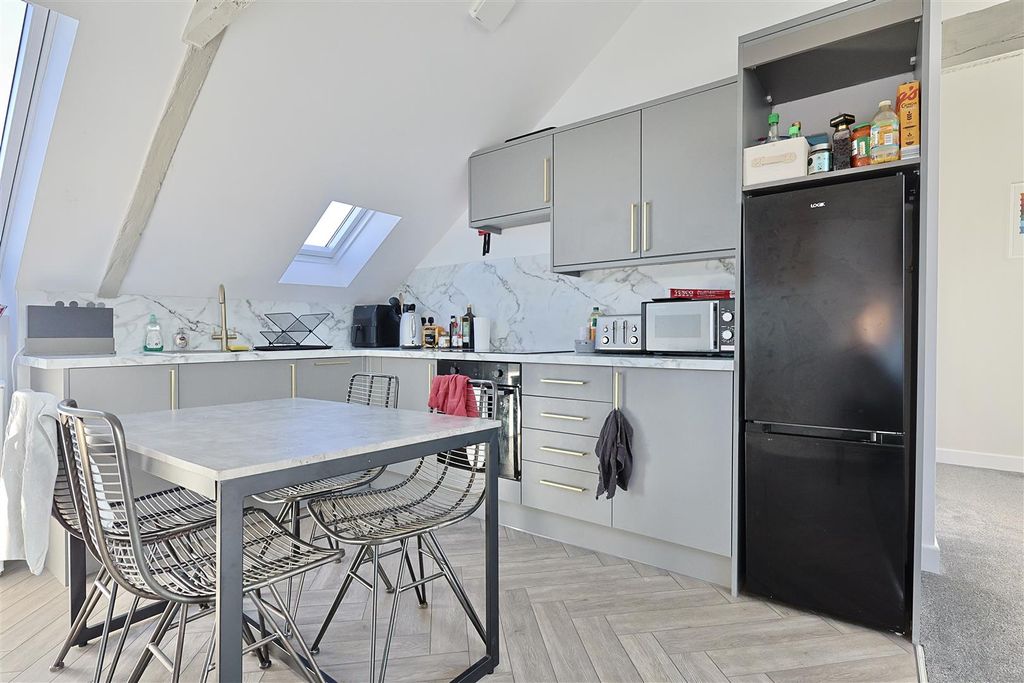 Property photo 1 of 13 42Caee53-38Ef-40Fc-B3D0-173F5F62Ebe0_1_201_A.Jpeg