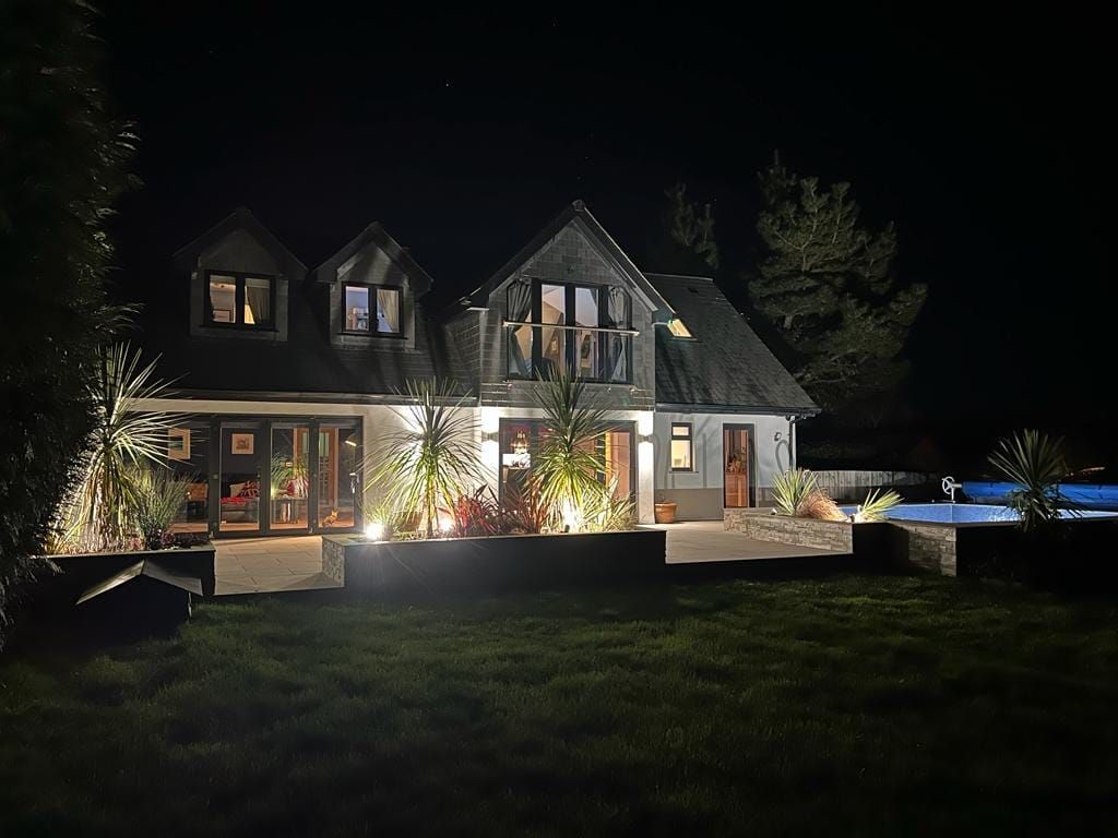 Property photo 2 of 27