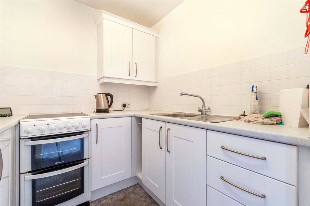 Property photo 2 of 12 Kitchen