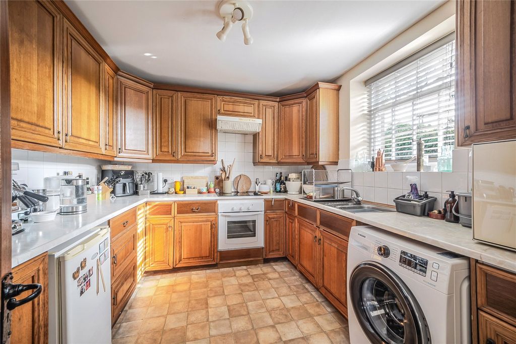 Property photo 3 of 12 Kitchen