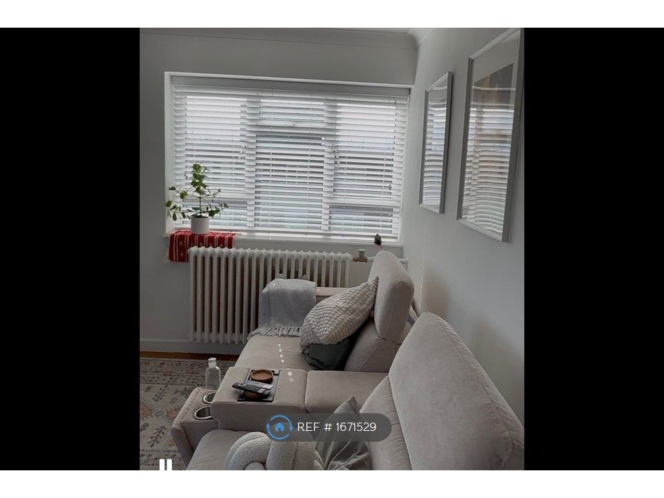 Property photo 3 of 26 Living Room