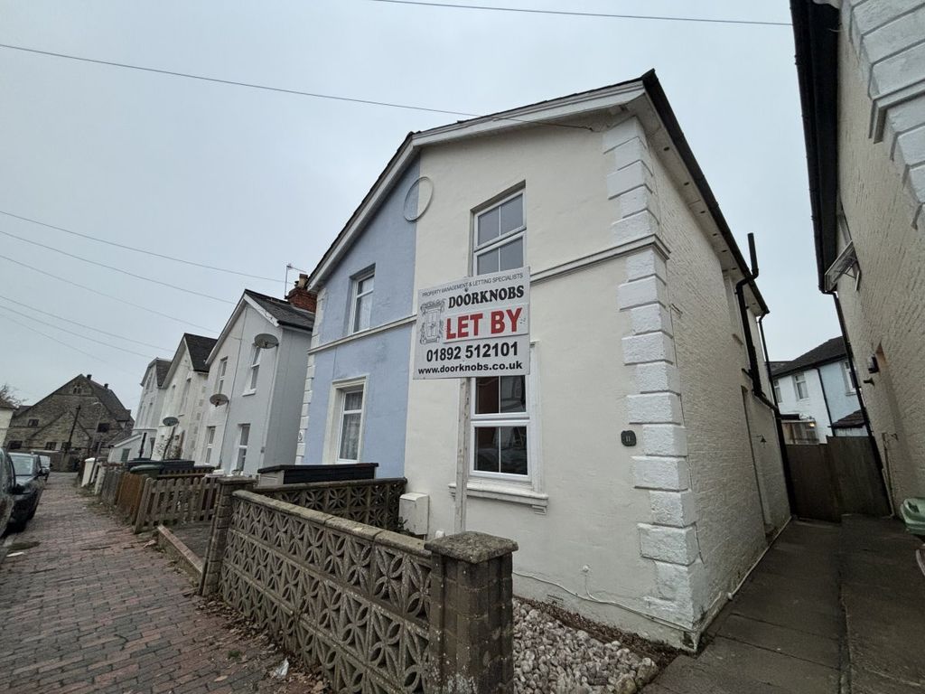 Property photo 1 of 9 2 Bed Unfurnished Semi