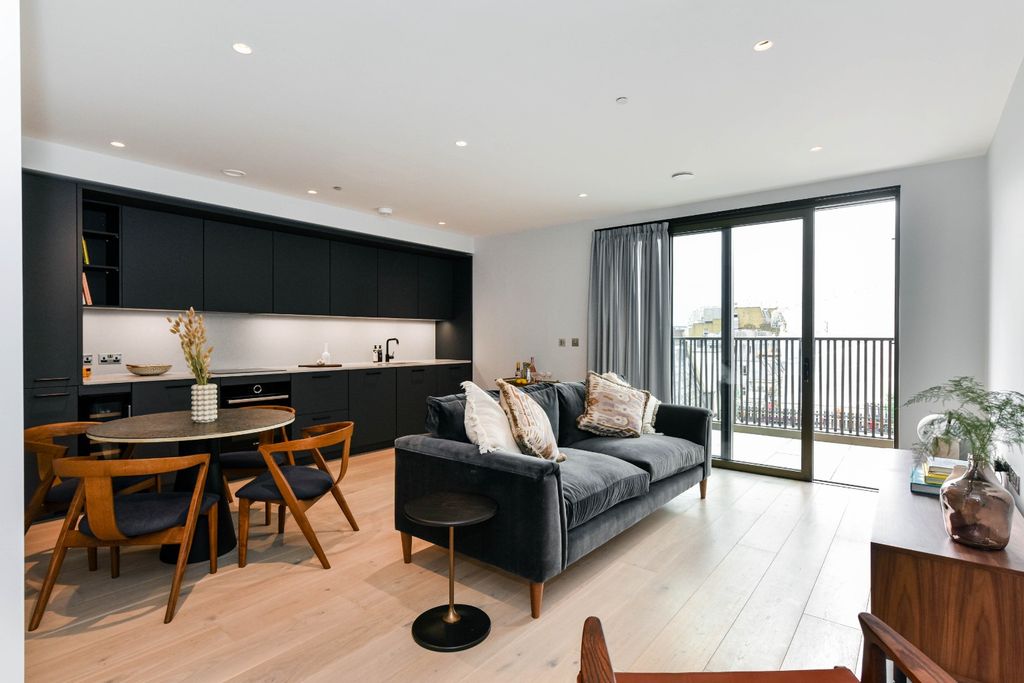 Property photo 1 of 18 2369372