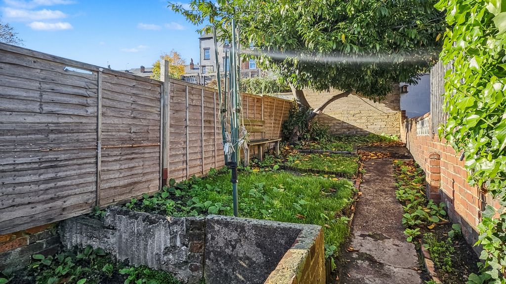 Property photo 2 of 10 58 Wolseley Street, Reading, Berkshire, Rg1 6Az