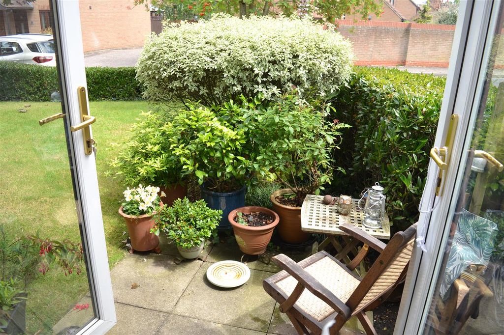 Property photo 2 of 14