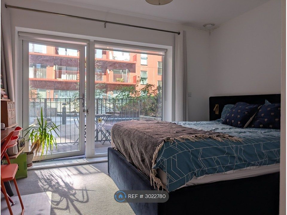 Property photo 3 of 11 Master Bedroom