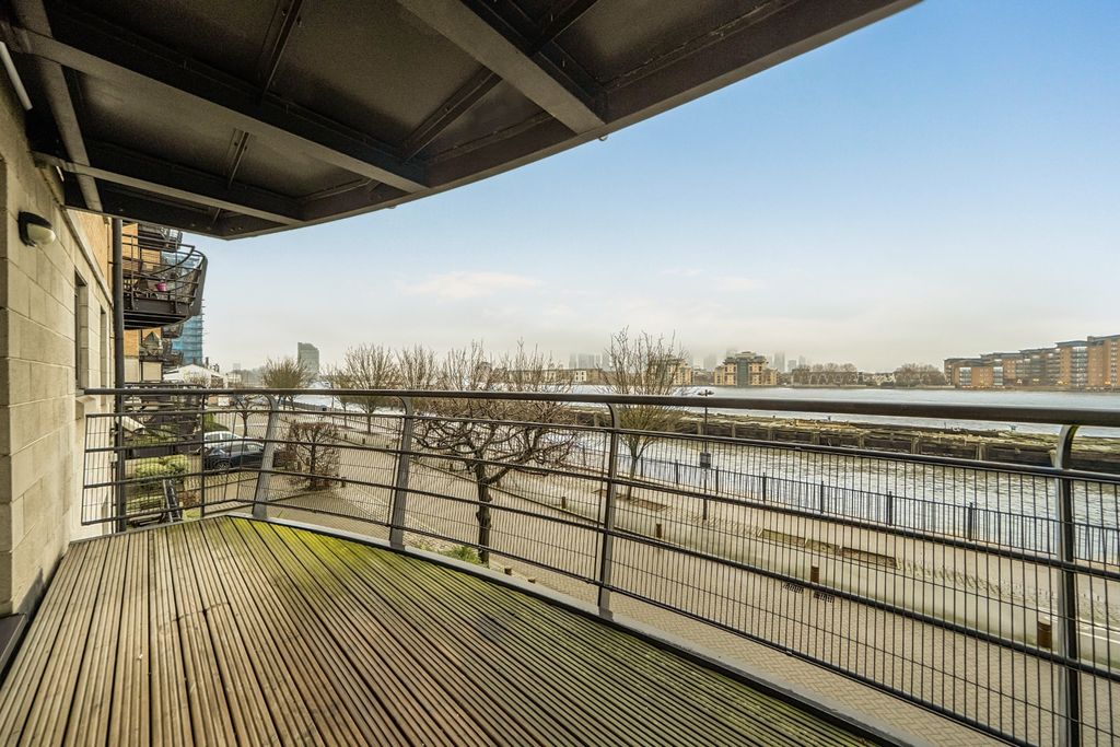 Property photo 2 of 16 4877695