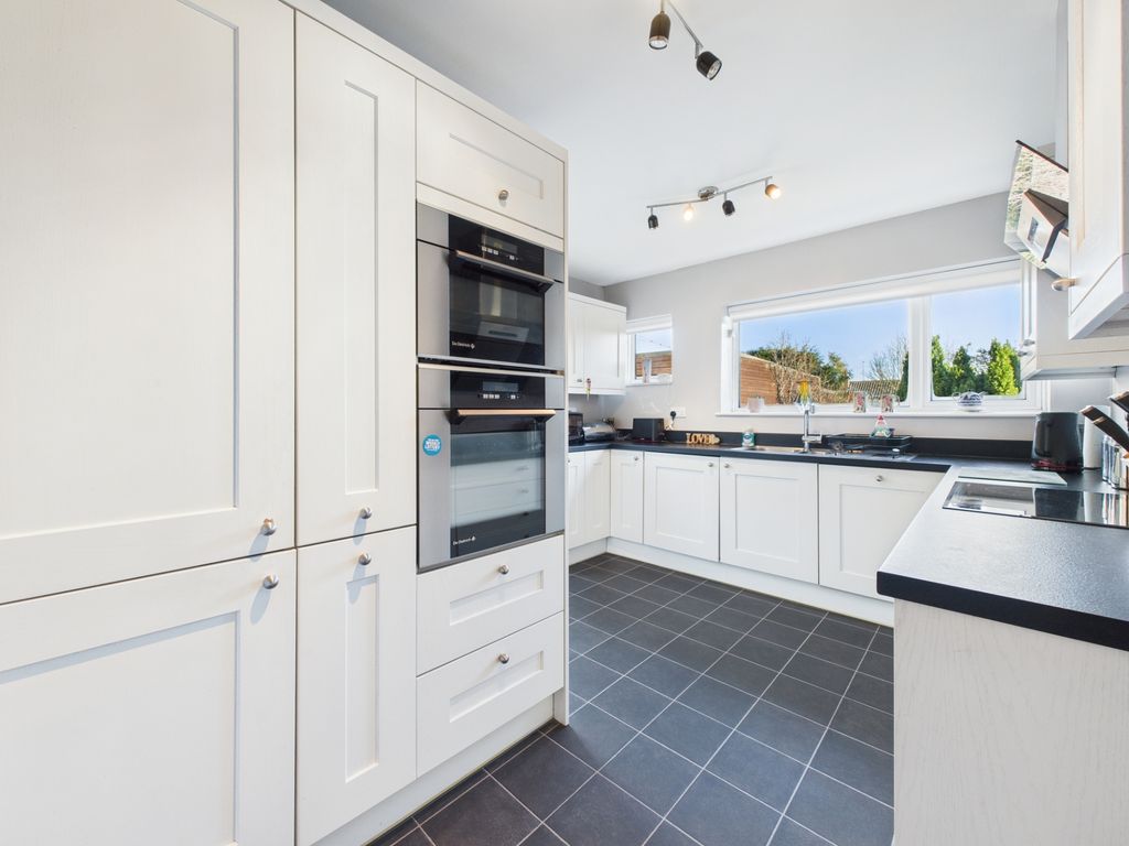 Property photo 3 of 10 Debdale Road