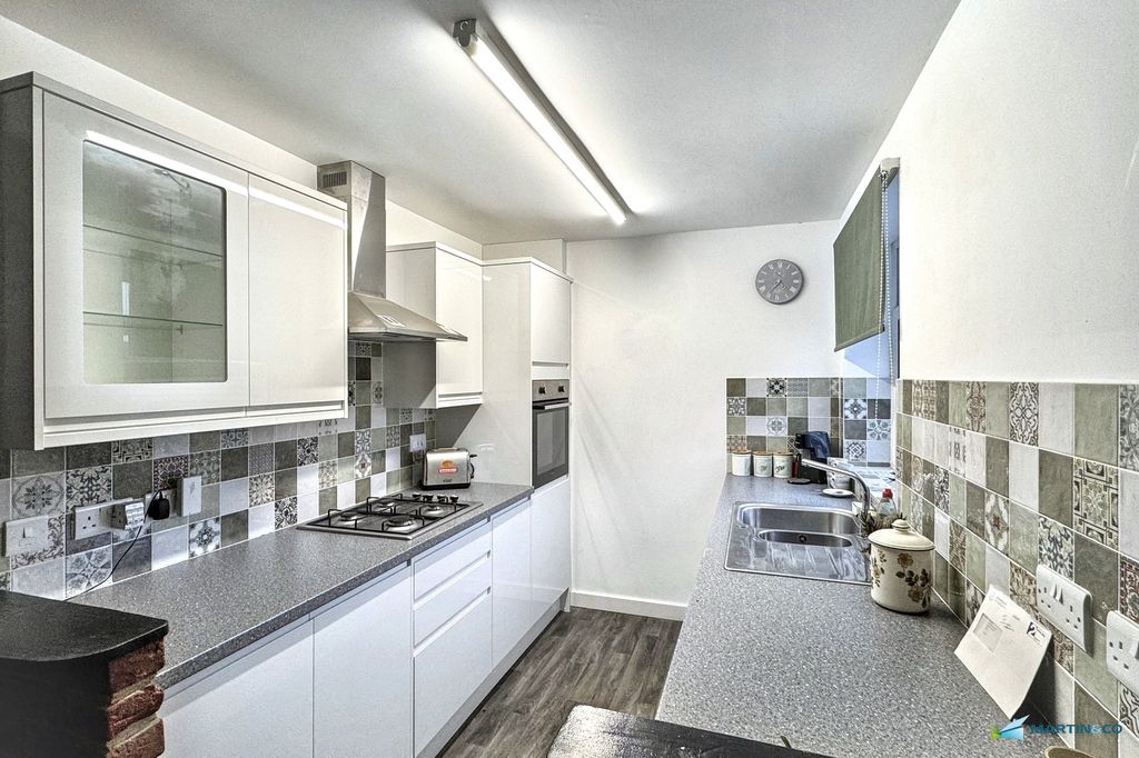 Property photo 3 of 15 Img_4545