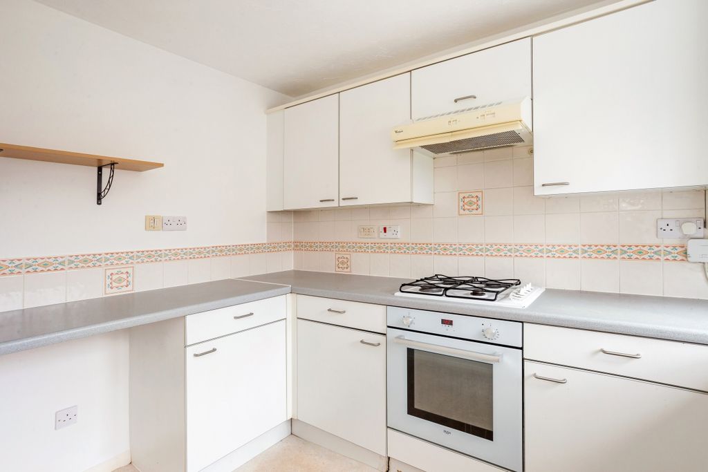 Property photo 3 of 9 Kitchen