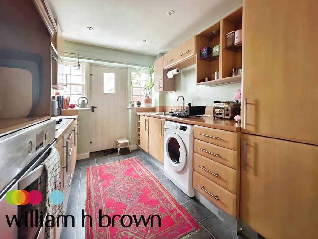 Property photo 2 of 6 Kitchen