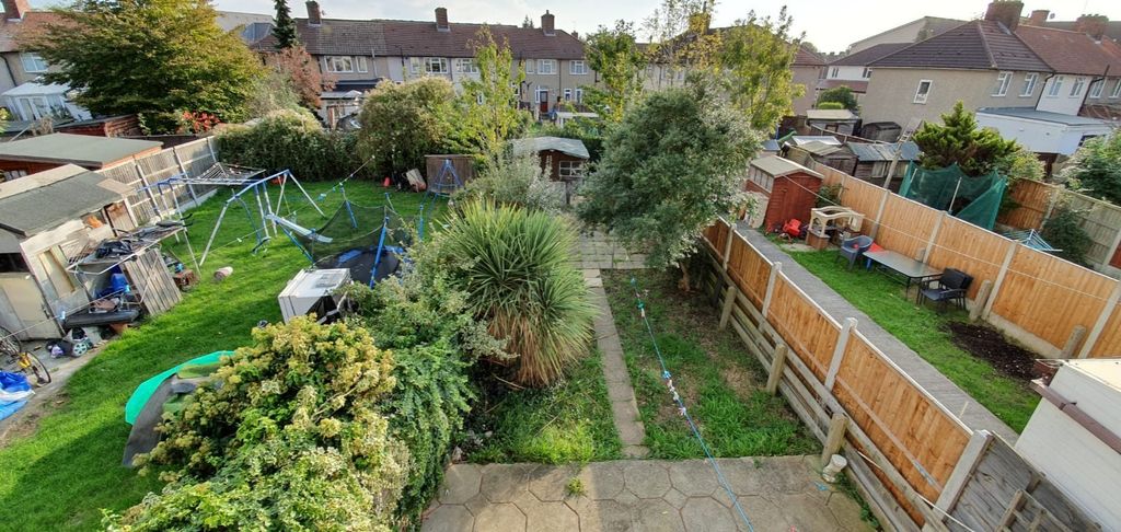 Property photo 2 of 8