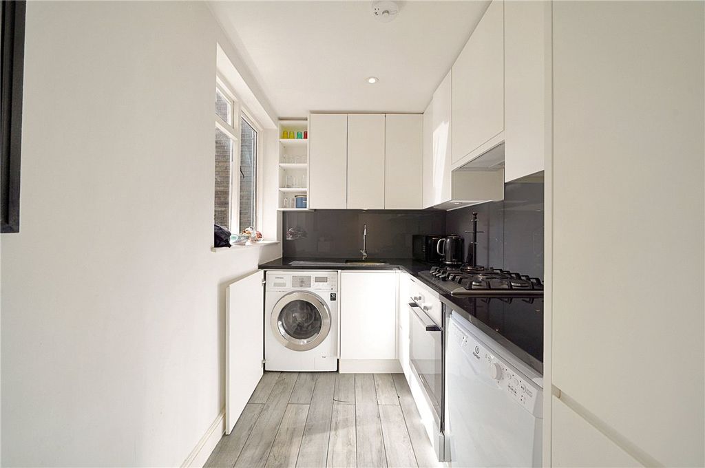 Property photo 2 of 15 Picture No. 04
