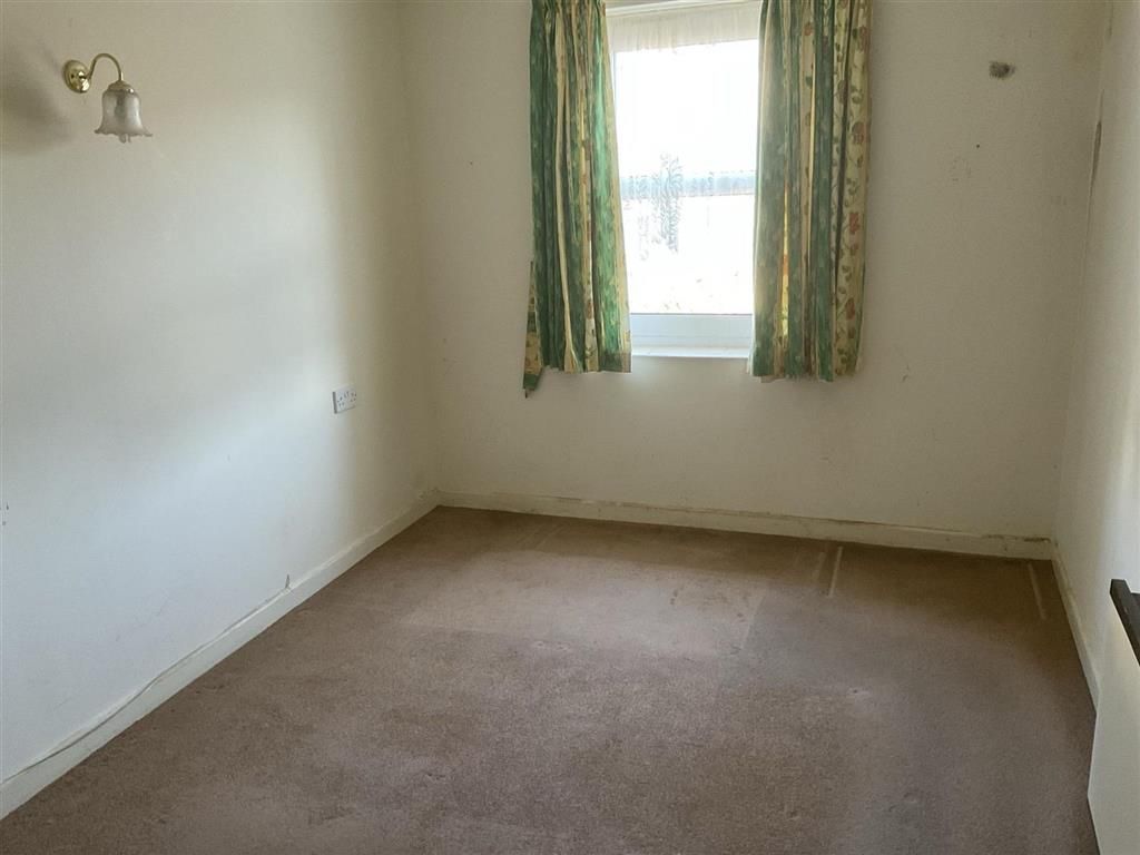 Property photo 1 of 7 Bedroom