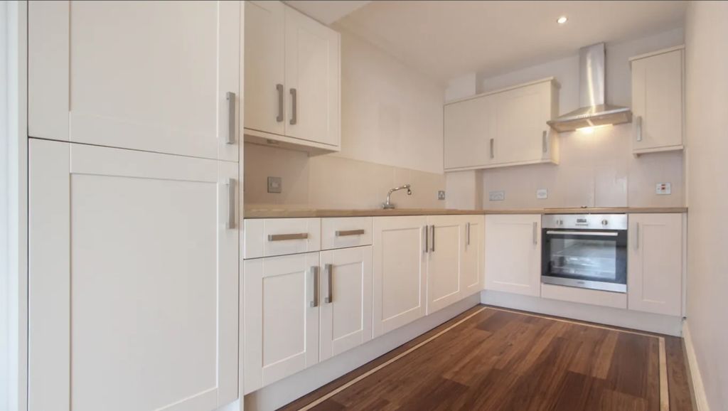 Property photo 3 of 8 Screenshot 2025-10-16 At 23.39.49