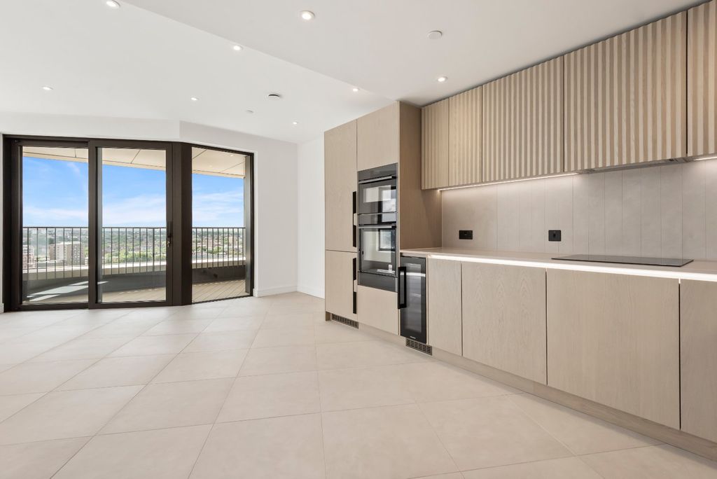 Property photo 2 of 10 Kitchen