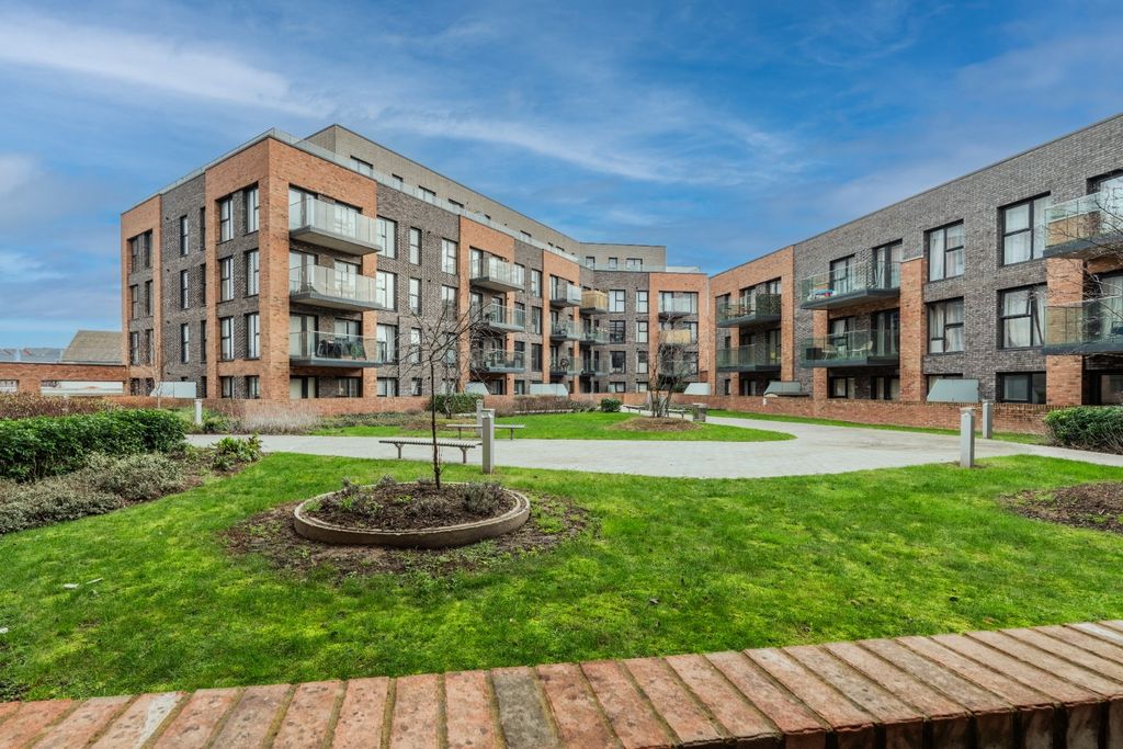 Property photo 1 of 15 4720821