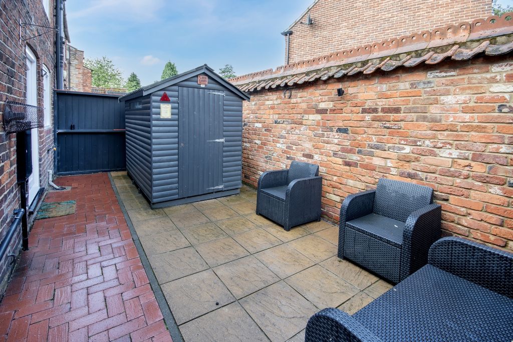 Property photo 2 of 14 Ewemove Estate Agents Scunthorpe - Rear Courtyard