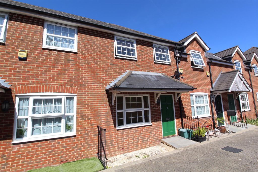 Property photo 1 of 8