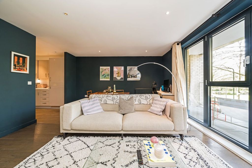 Property photo 3 of 8