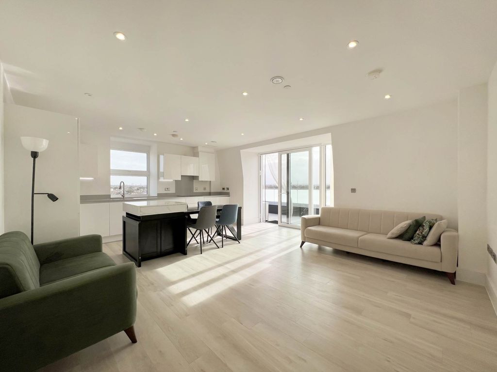 Property photo 2 of 19