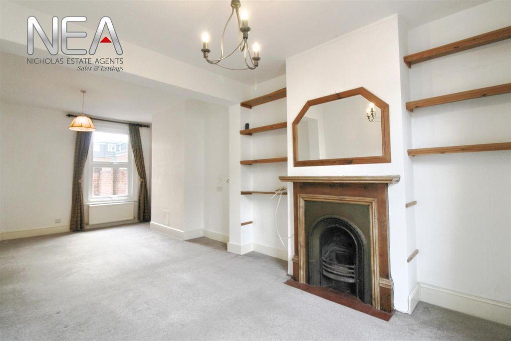 Property photo 3 of 10 Living/Dining Room