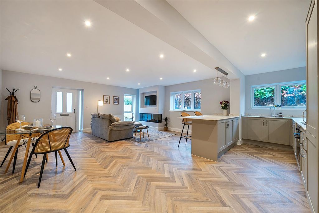 Property photo 3 of 21 1388757-17-693A942Bed8F8.Jpg