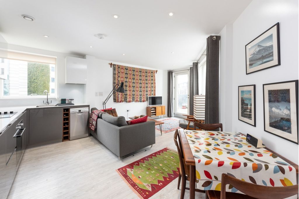 Property photo 2 of 7 4979754