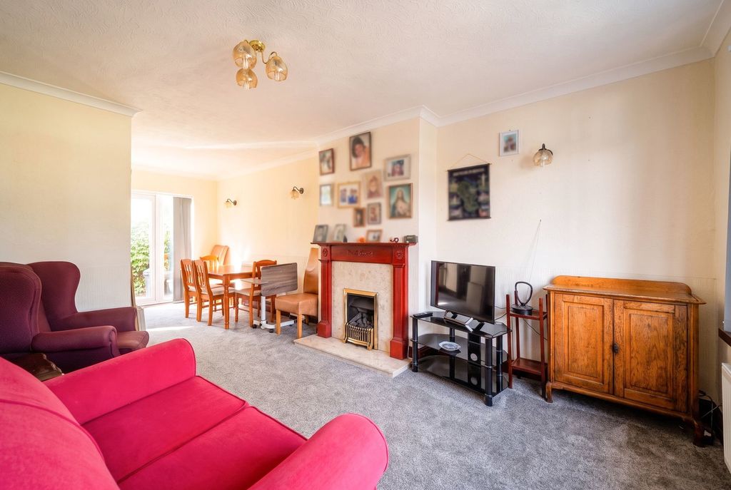Property photo 2 of 14