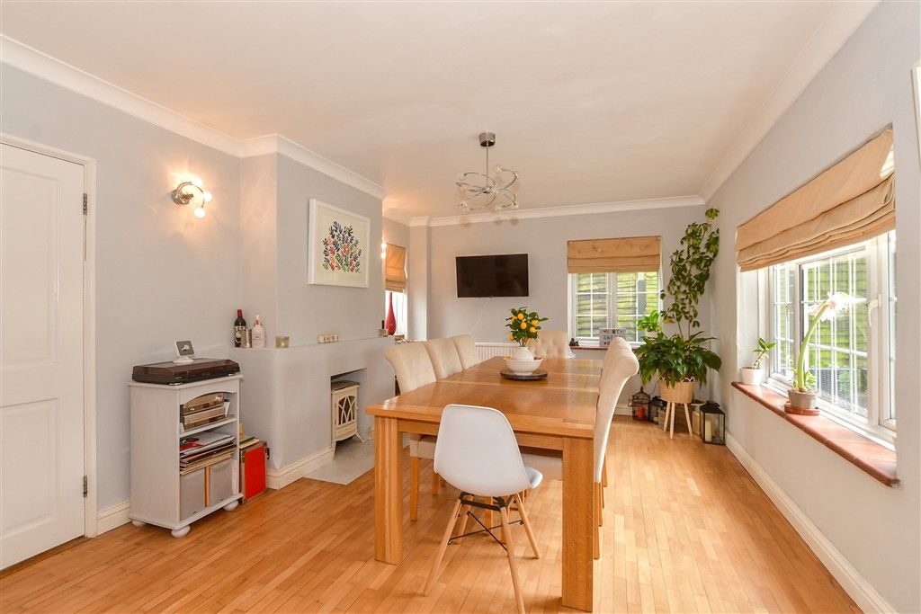 Property photo 3 of 14 Kitchen