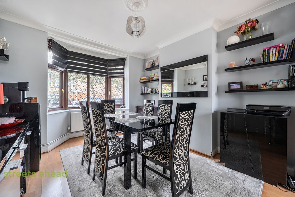 Property photo 2 of 15 Ebdada49-8d59-44c...