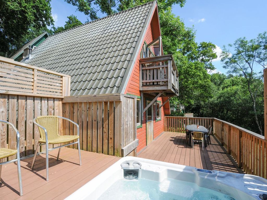Property photo 2 of 11