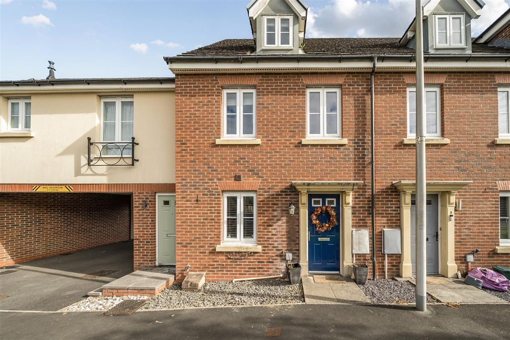 Property photo 1 of 23