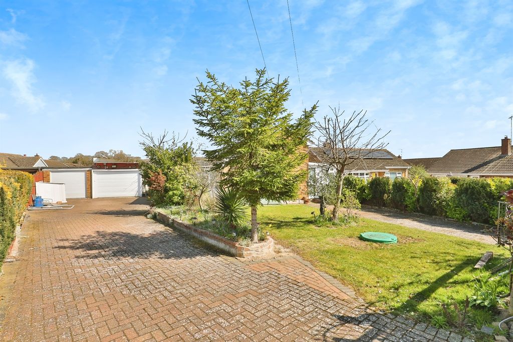 Property photo 2 of 17