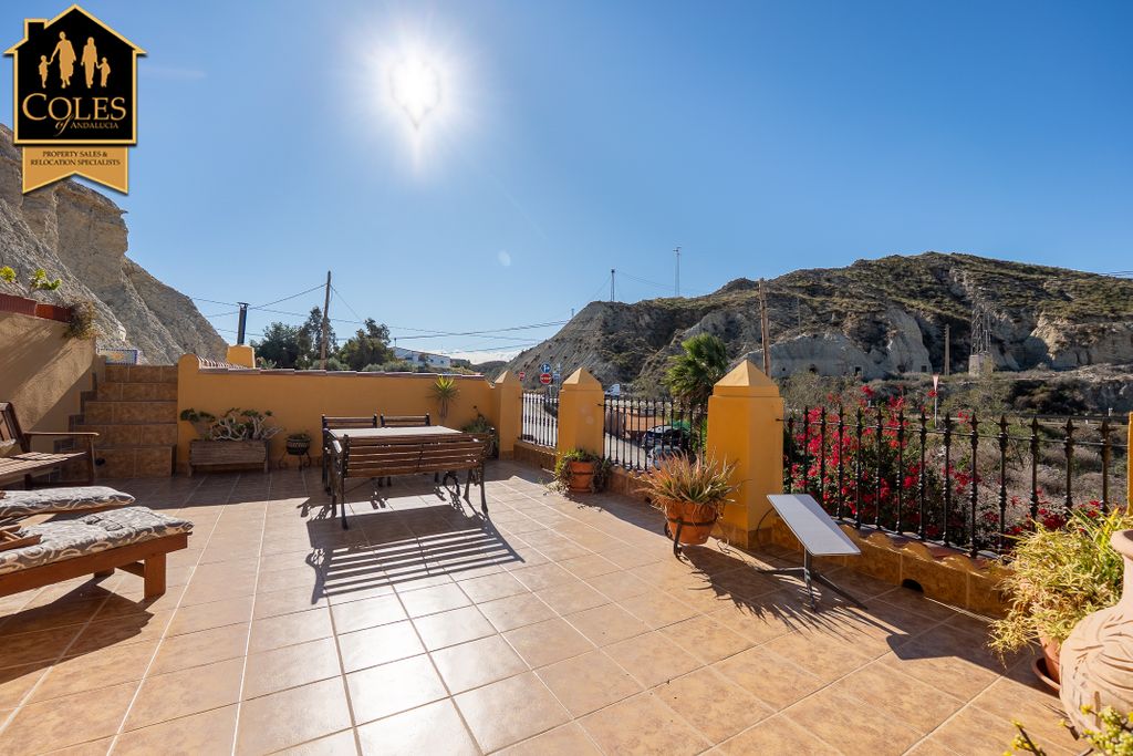 Property photo 3 of 32