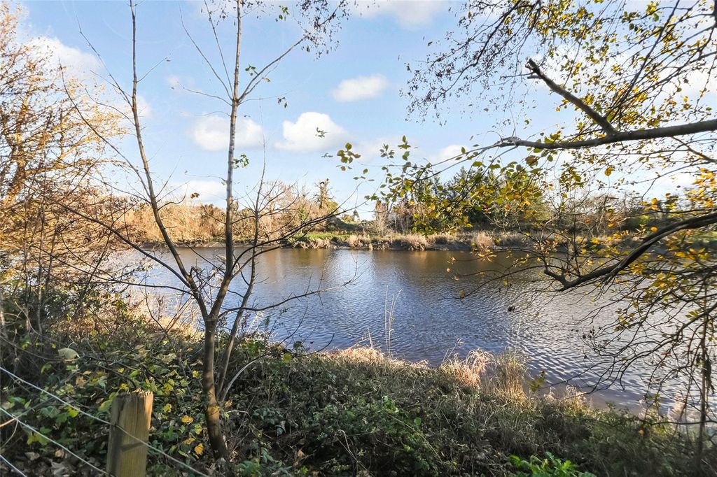 Property photo 2 of 20 River Outlooks