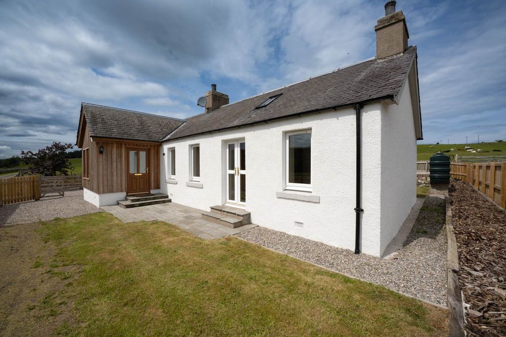 Property photo 2 of 28