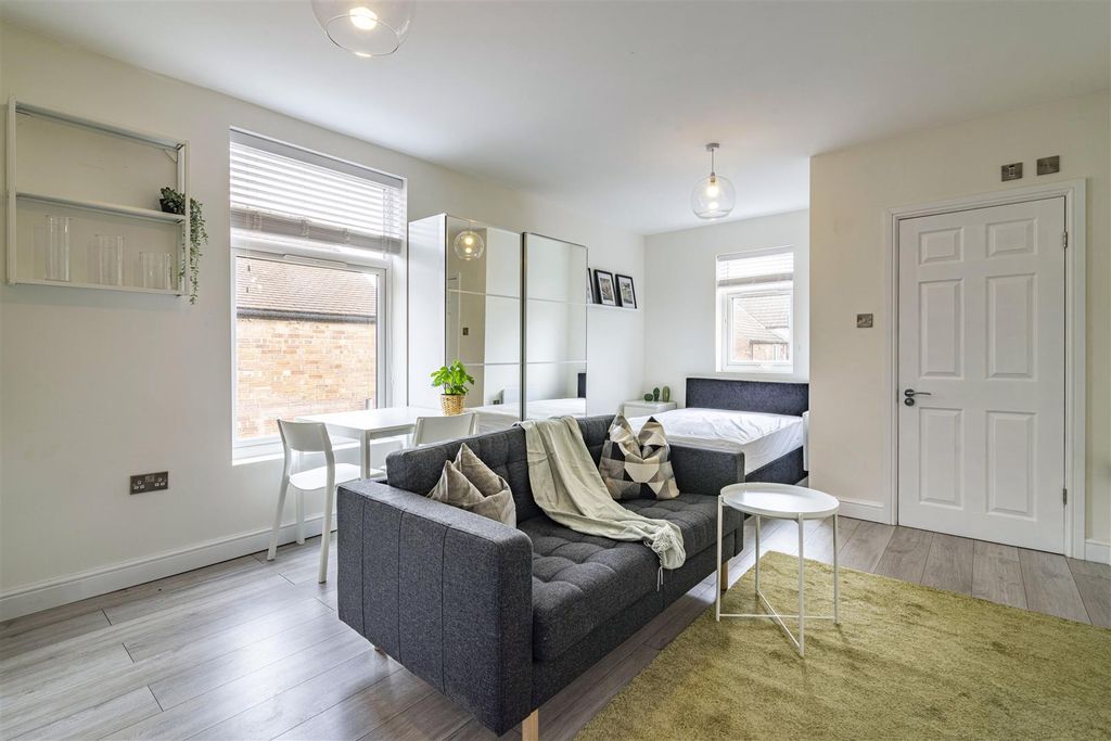 Property photo 1 of 10 28Milnerroad-1.Jpg