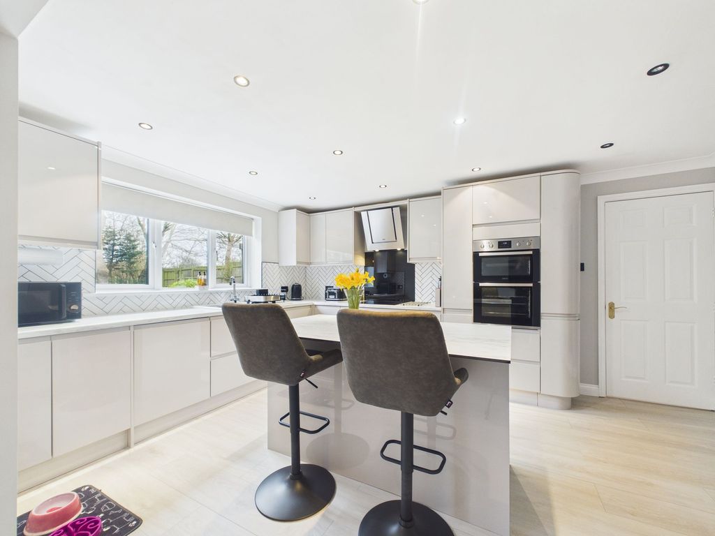 Property photo 3 of 40