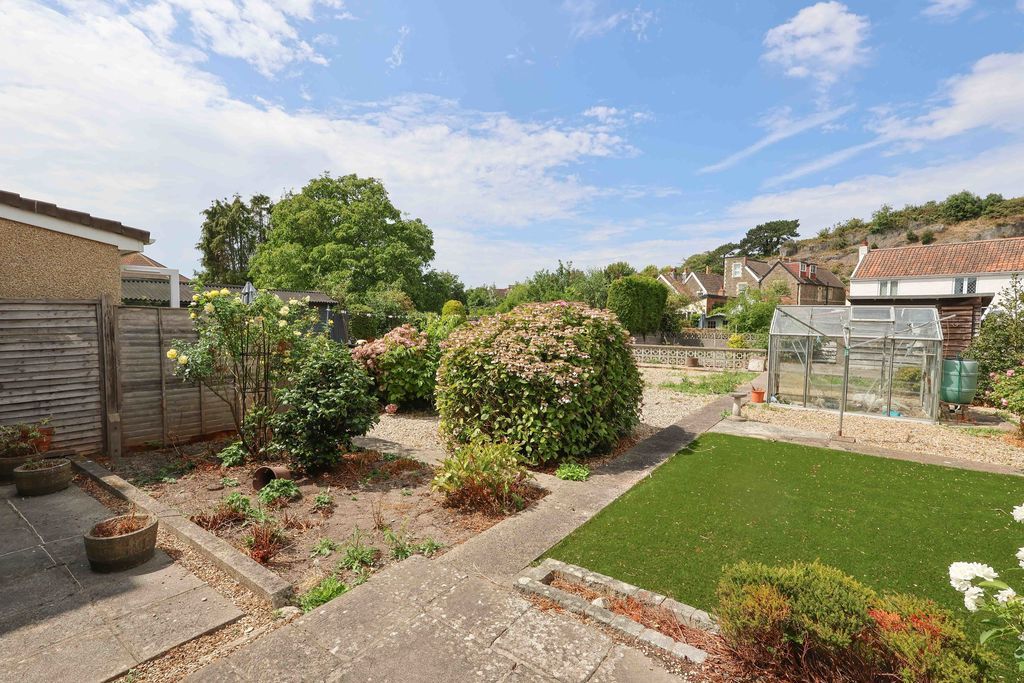 Property photo 3 of 21 Garden