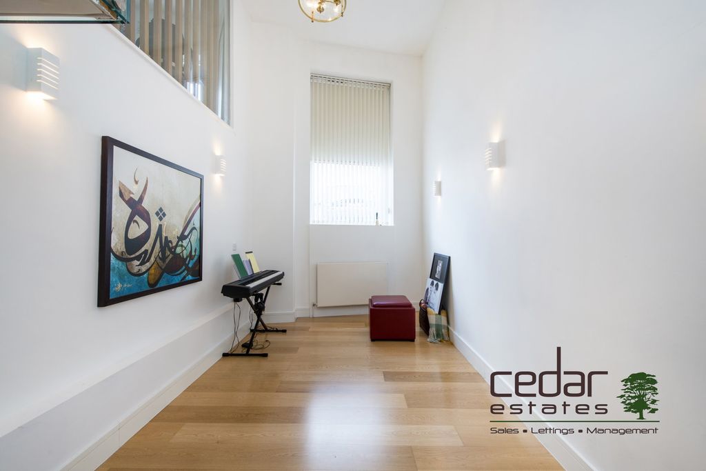 Property photo 2 of 21