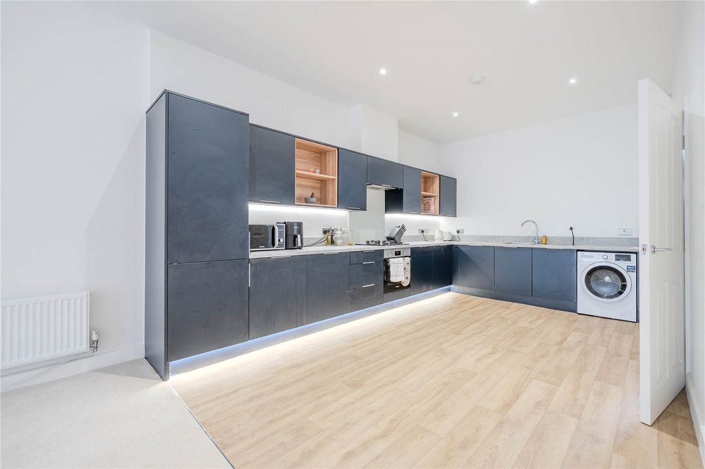 Property photo 2 of 24 Picture No. 37