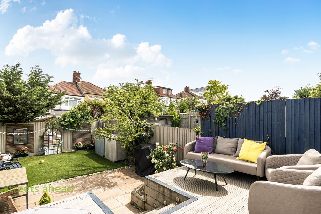 Property photo 3 of 21 39F00c7d-3d4E-4B3...