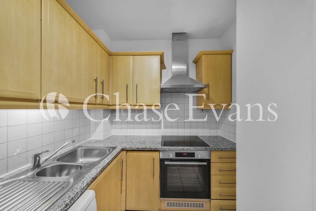 Property photo 2 of 10 Kitchen