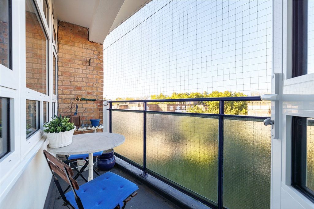 Property photo 2 of 6