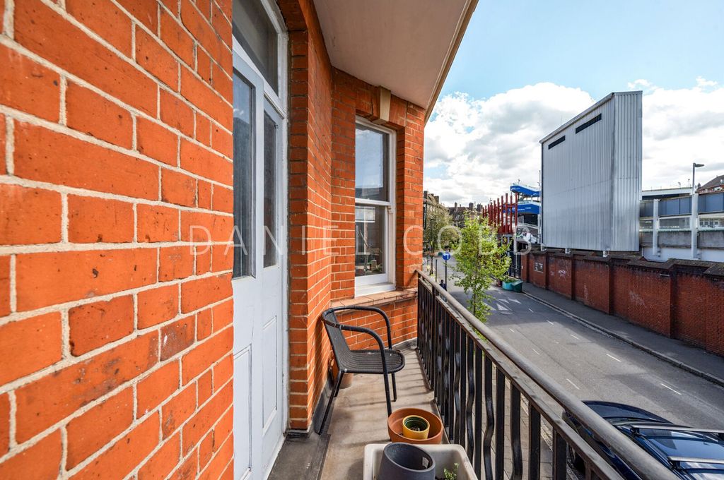 Property photo 3 of 16