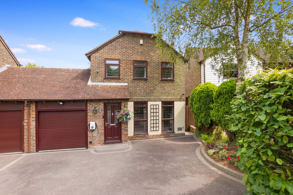 Property photo 1 of 28