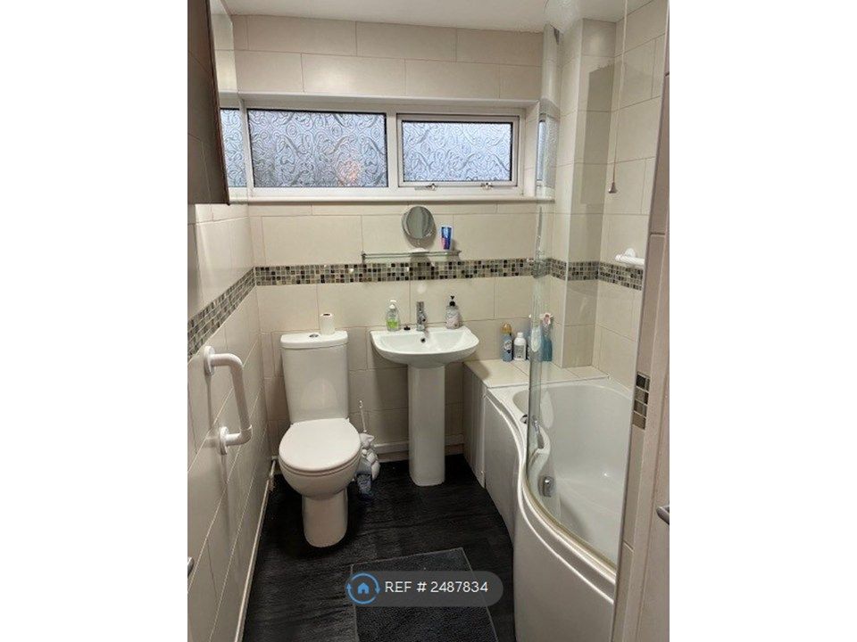 Property photo 3 of 6 Bathroom